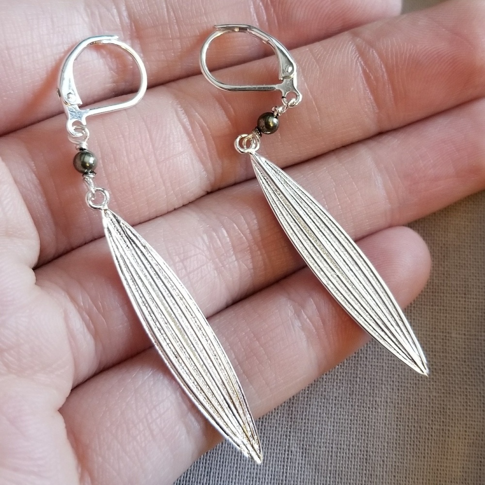 NIB Emma & Chloe Earrings Bambou in Silver